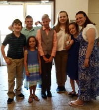 youth service kids 2017.jpg (200×223)